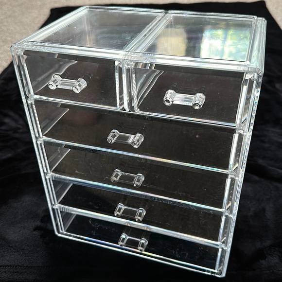 Clear Storage Case - Picture 1 of 4
